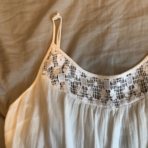 White Flowy Lace Dress - Picture 4 of 4